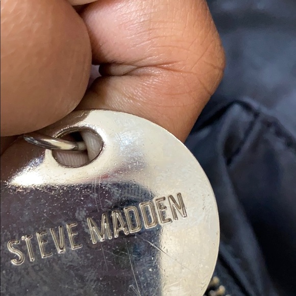 Backpack - Picture 3 of 9